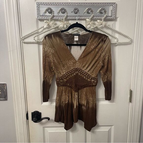 Venus Knit Tunic Top - Picture 1 of 5